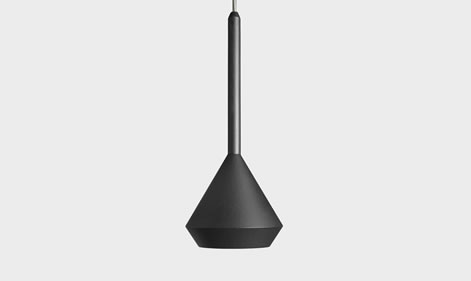 Spin - En pendlad armatur från Arkoslight. A´Design Award prisad. Finns  i svart & vit.